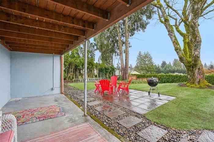 4019 Ne 60th St - Photo 4 of 20