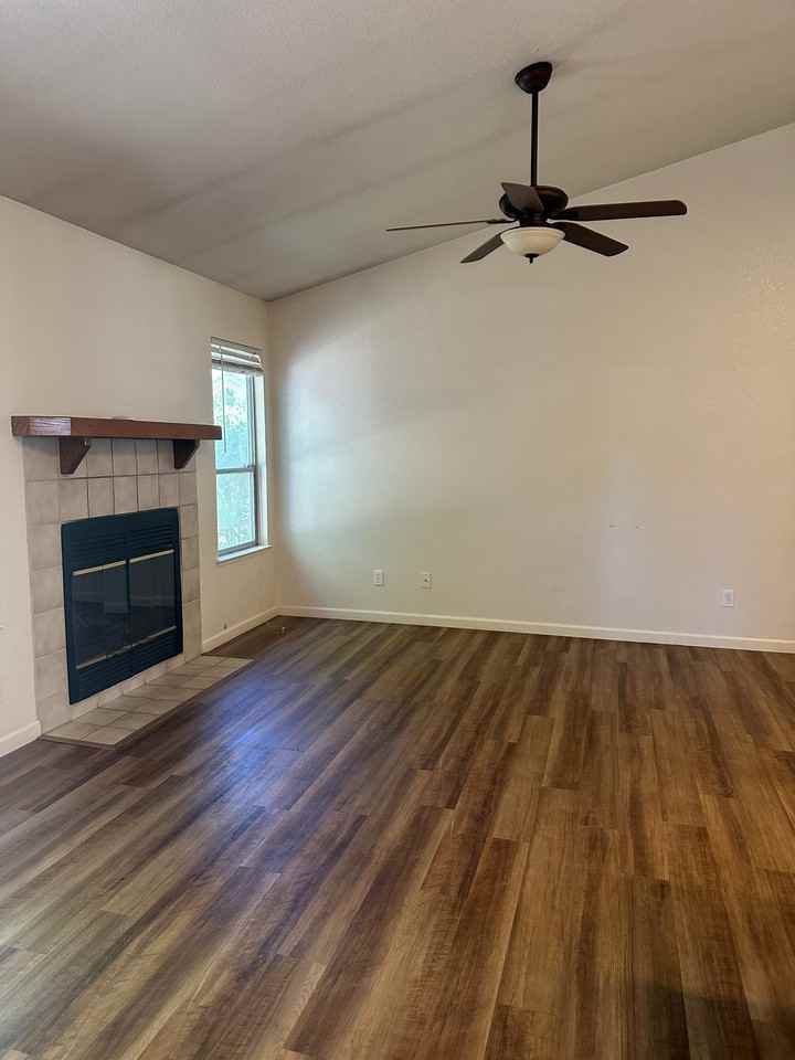 643 Lunardi Way - Photo 3 of 15