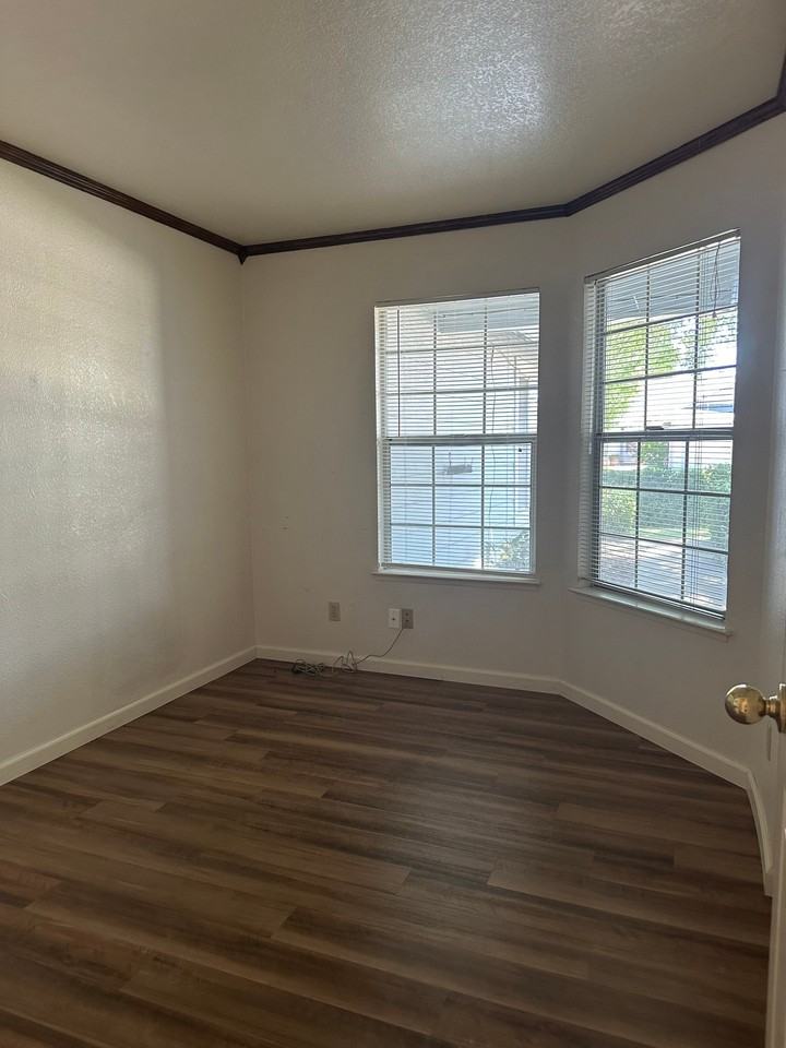 643 Lunardi Way - Photo 5 of 15