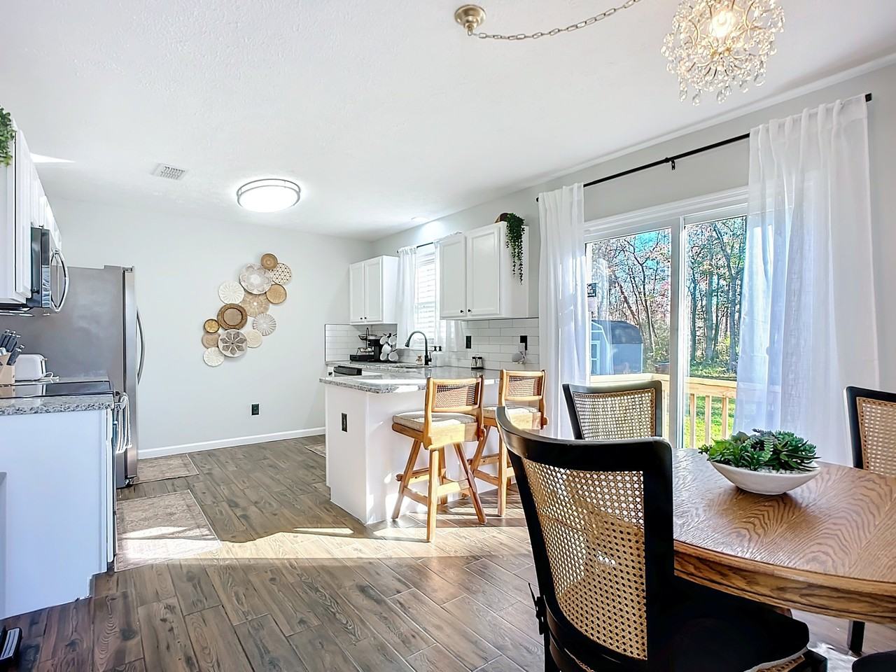 4131 Eve Dr E - Photo 6 of 18