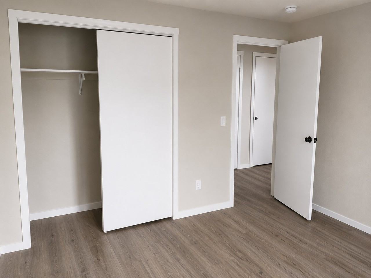 2813 N Honeysuckle Dr - Photo 4 of 15