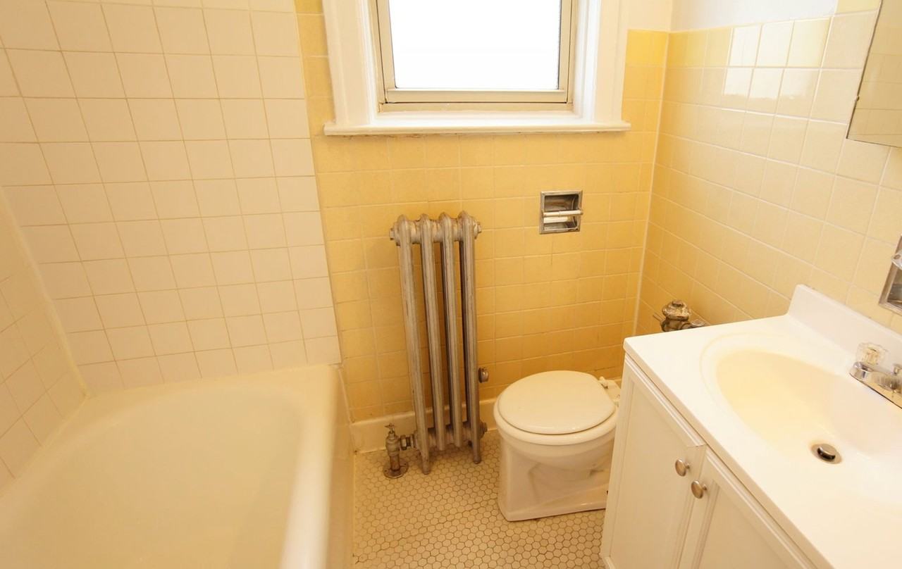2534 N Sawyer Ave #209 - Photo 3 of 5