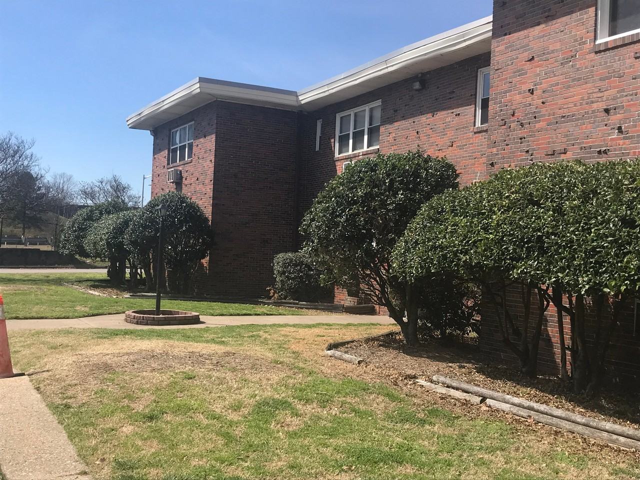 801 Greenway Ct #B5 - Photo 2 of 18