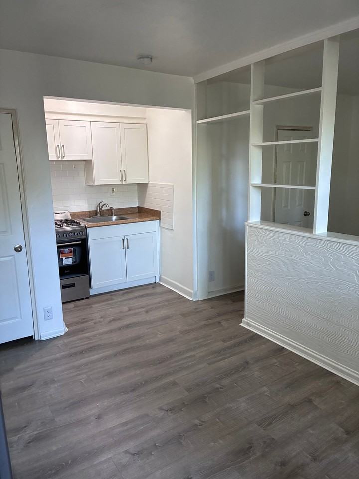 801 Greenway Ct #B5 - Photo 6 of 18