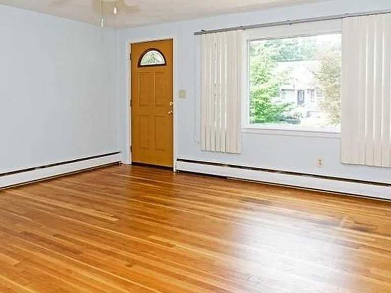 21 Wesleyan Ter - Photo 2 of 9