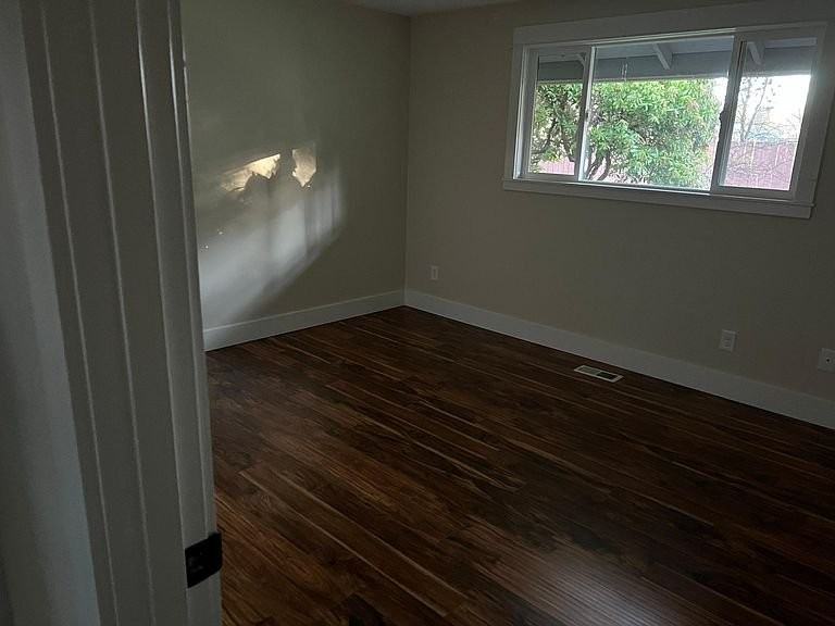 1001 Se 128th Ave #1 - Photo 3 of 17