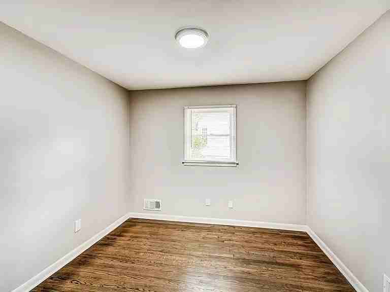 8432 9th Ave S - Photo 3 of 9