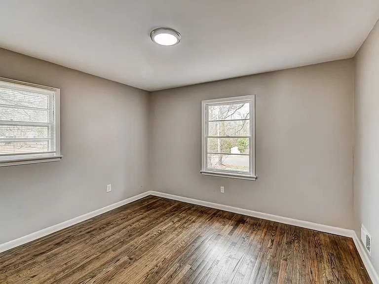 8432 9th Ave S - Photo 6 of 9