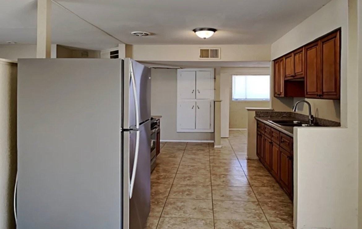 5616 W Campbell Ave - Photo 5 of 6