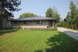 featured image of 1008 E 5th St