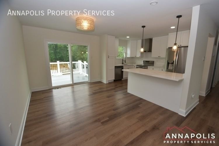 1003 Tyler Ave - Photo 6 of 31
