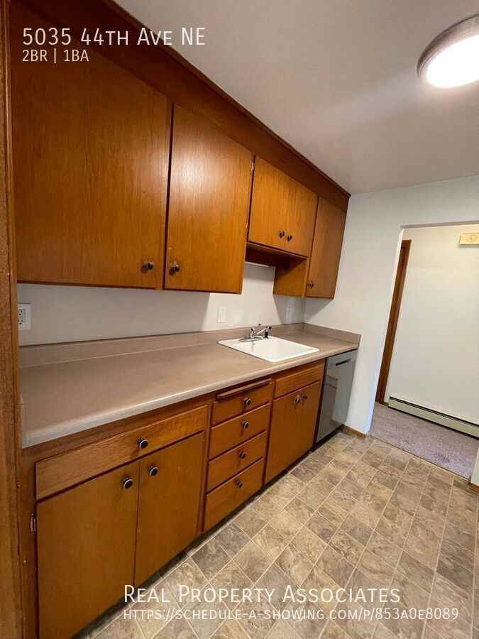 5035 44th Ave Ne - Photo 3 of 18
