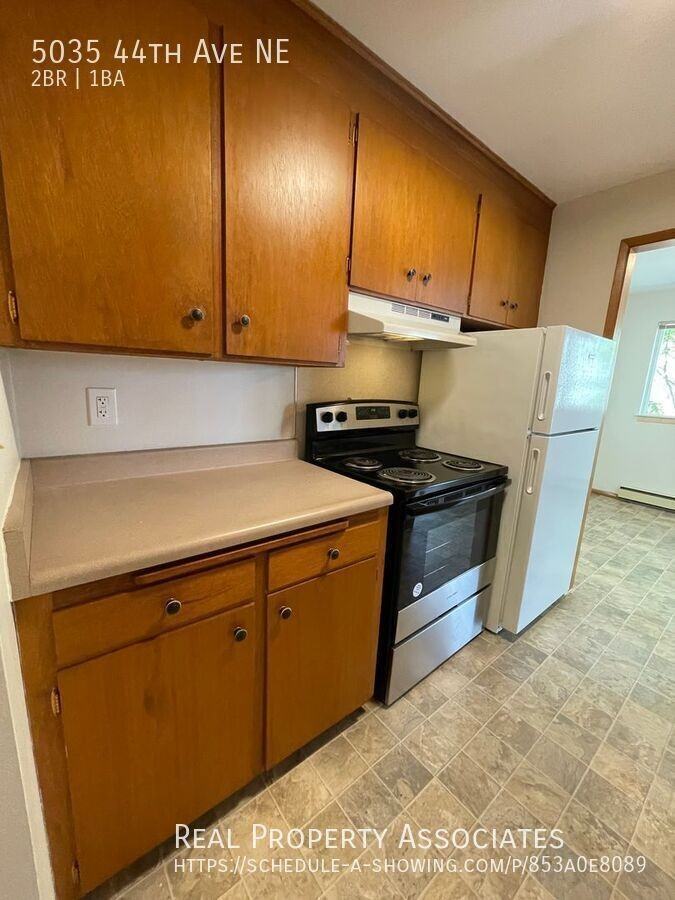 5035 44th Ave Ne - Photo 4 of 18