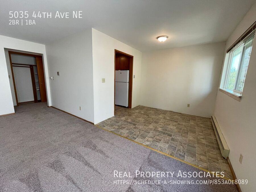 5035 44th Ave Ne - Photo 6 of 18