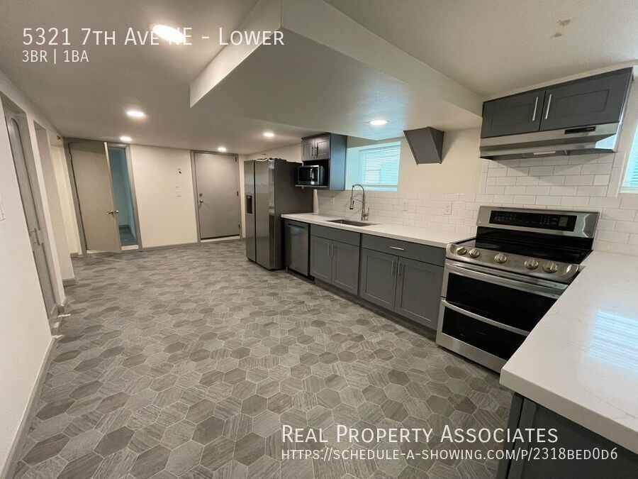 5321 7th Ave Ne - Photo 2 of 13