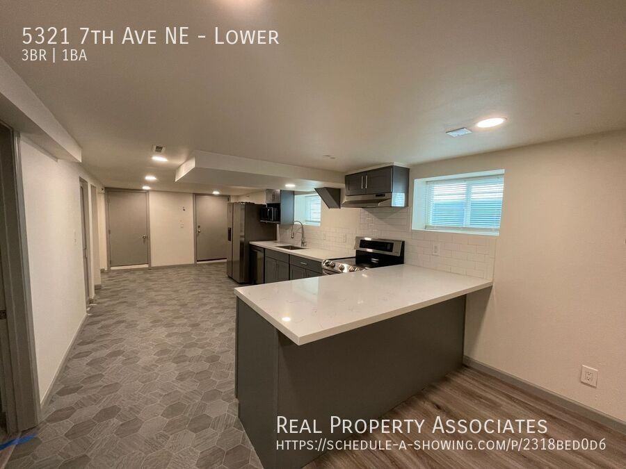 5321 7th Ave Ne - Photo 3 of 13