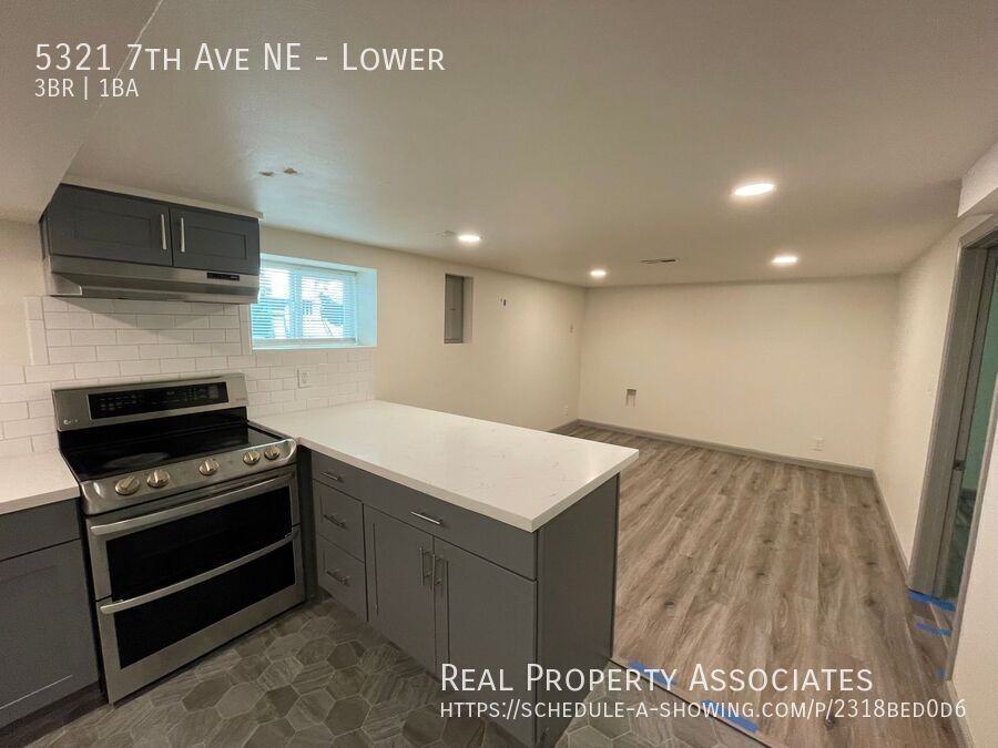 5321 7th Ave Ne - Photo 4 of 13