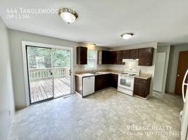 featured image of 444 Tanglewood Ln