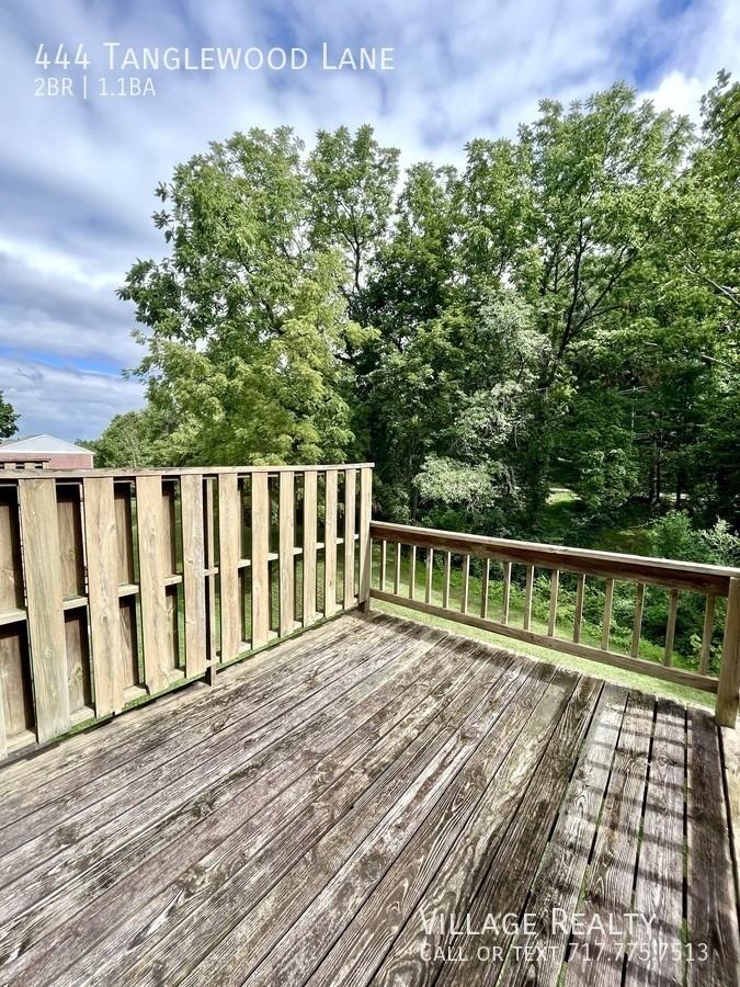 444 Tanglewood Ln - Photo 2 of 50