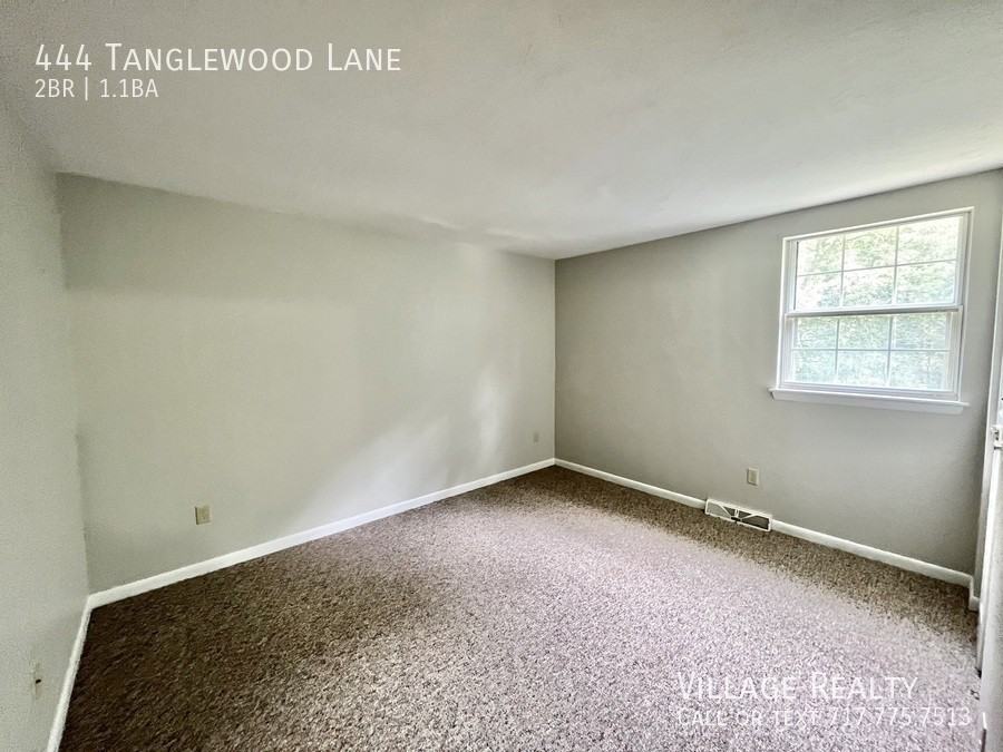 444 Tanglewood Ln - Photo 6 of 50