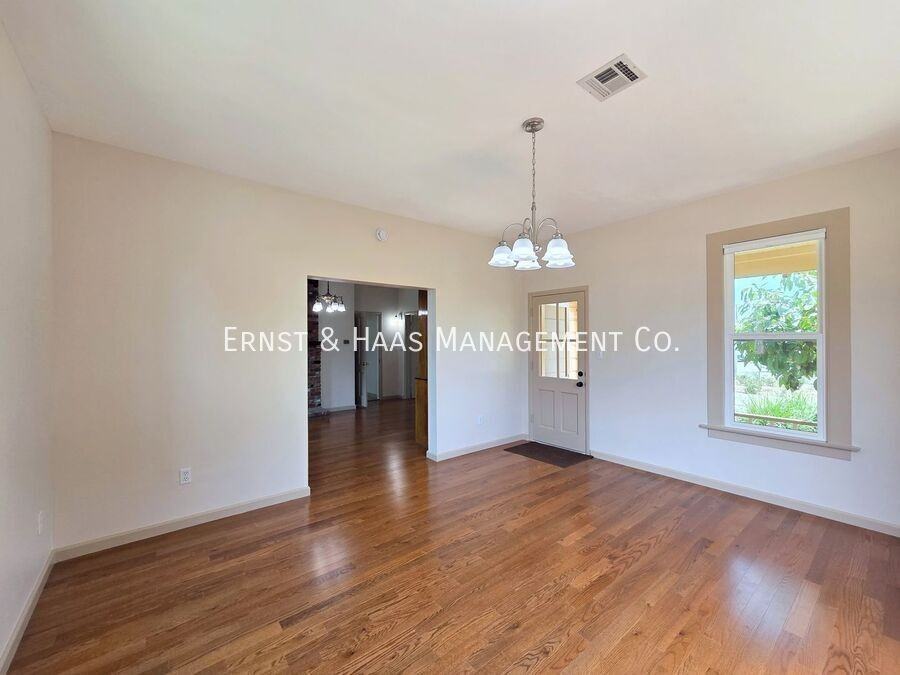 9497 Foster Rd - Photo 6 of 33
