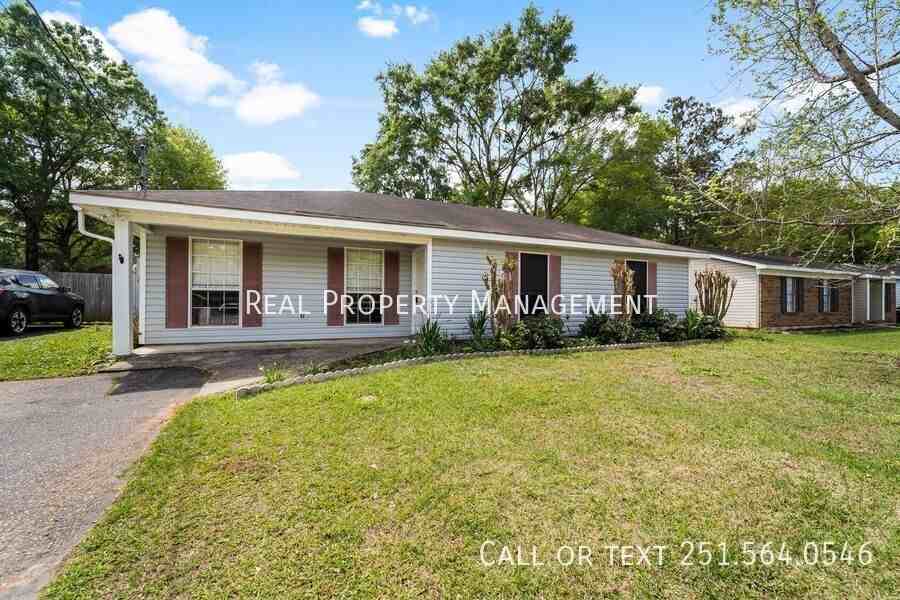 9631 Royal Woods Dr N - Photo 2 of 18