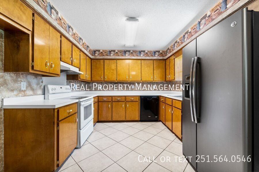 9631 Royal Woods Dr N - Photo 6 of 18