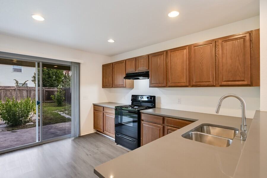 1628 Poppy Seed Ln - Photo 7 of 20