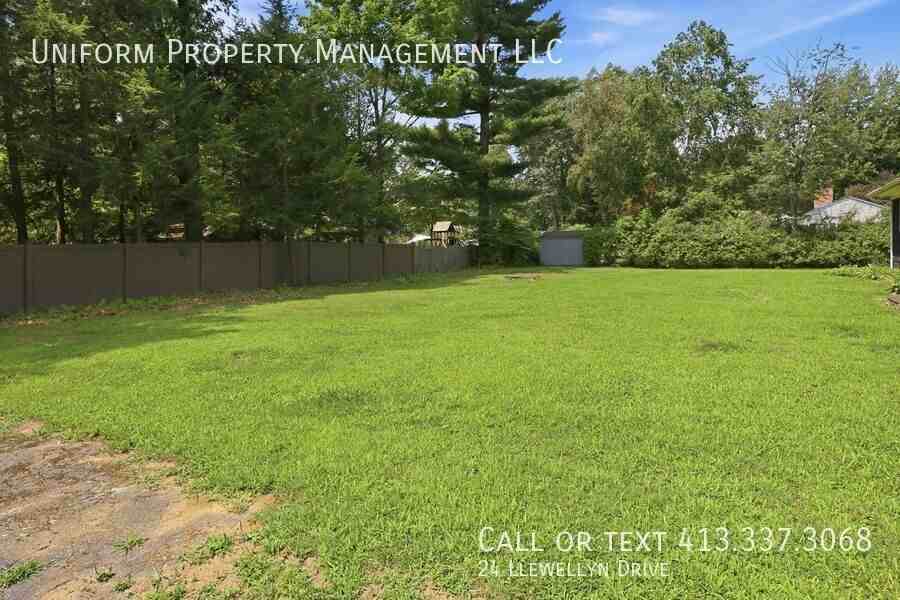 24 Llewellyn Dr - Photo 5 of 28