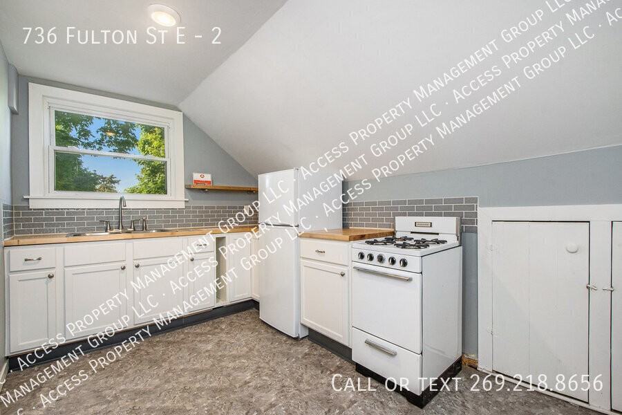 736 Fulton St E #2 - Photo 6 of 13