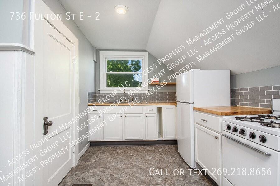 736 Fulton St E #2 - Photo 7 of 13