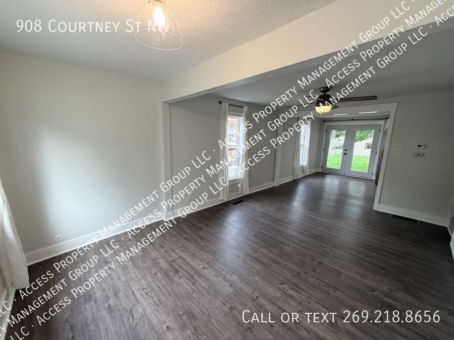 908 Courtney St Nw - Photo 3 of 26