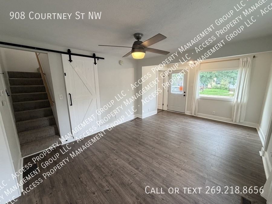908 Courtney St Nw - Photo 5 of 26