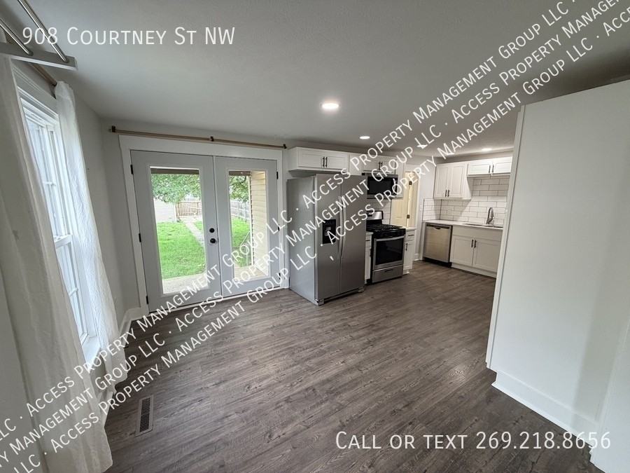 908 Courtney St Nw - Photo 6 of 26