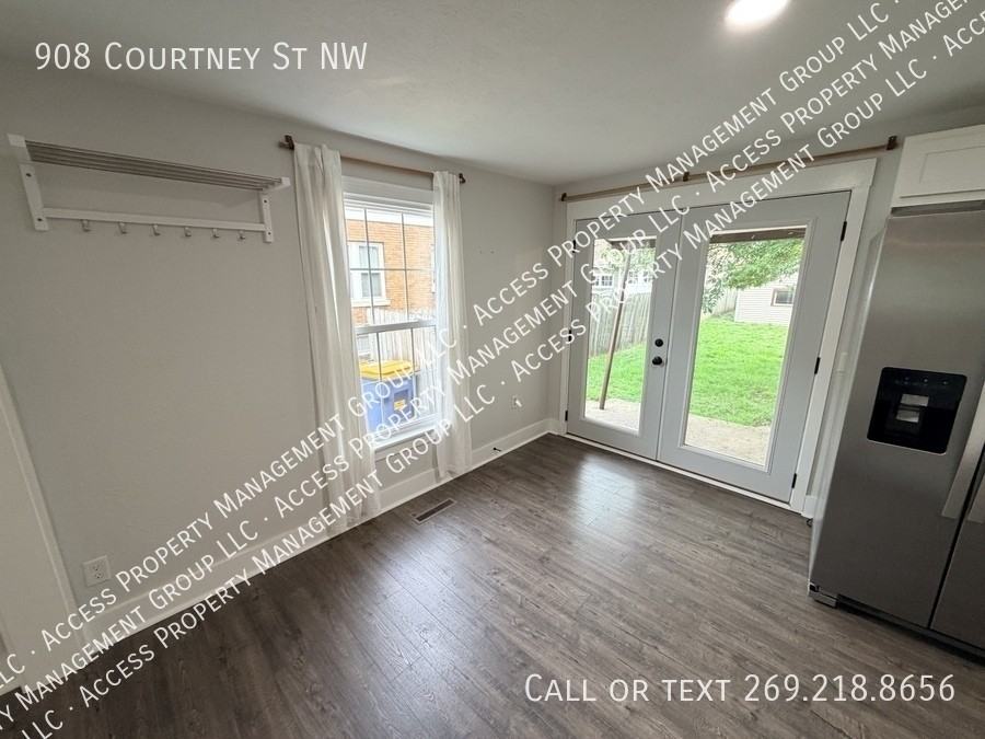 908 Courtney St Nw - Photo 7 of 26