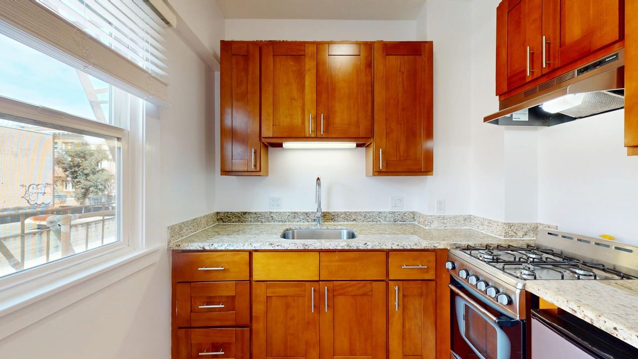 1049 Post St #34 - Photo 4 of 14