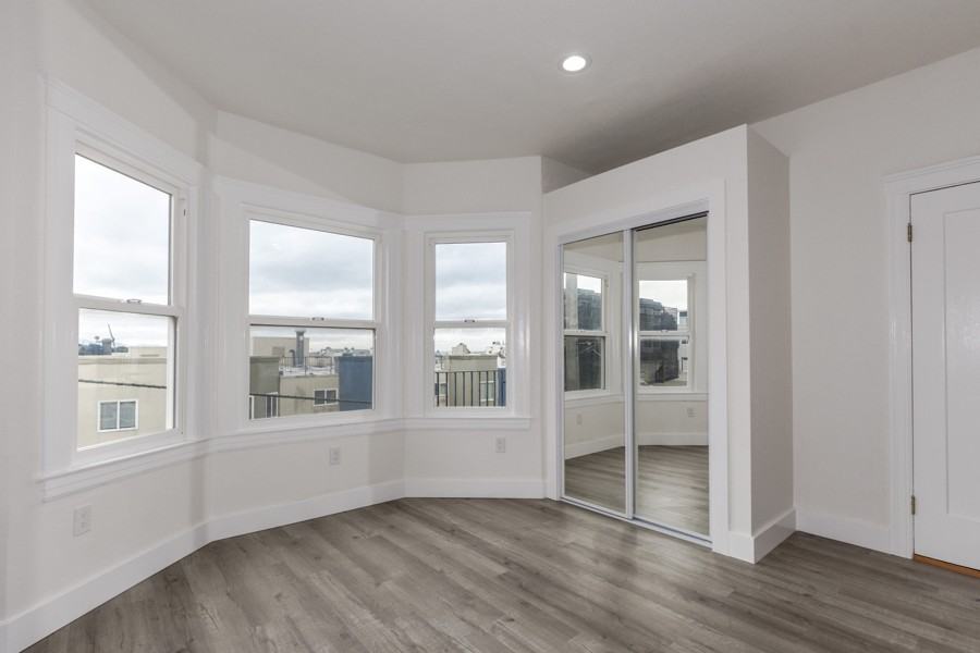 4748 Balboa St #302 - Photo 5 of 8