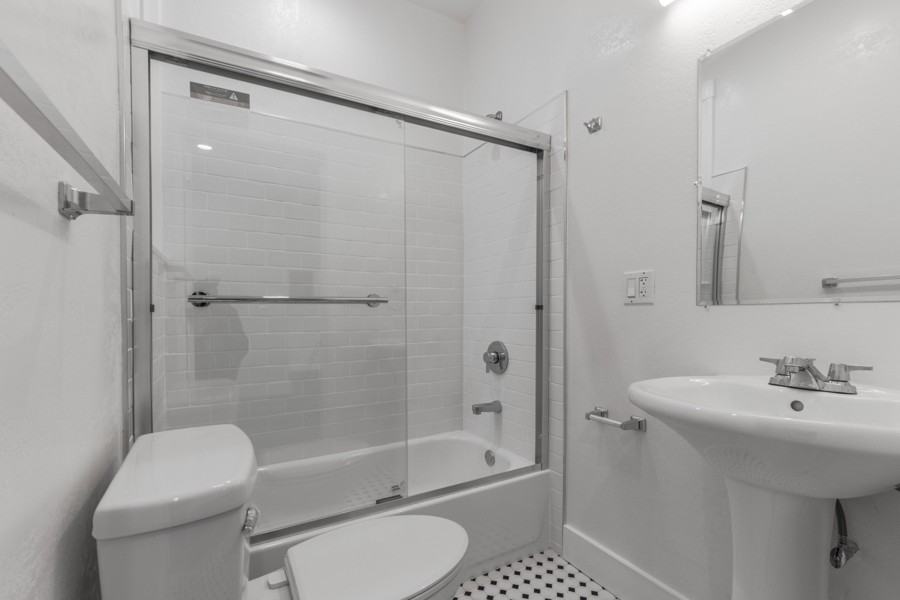 4748 Balboa St #302 - Photo 7 of 8