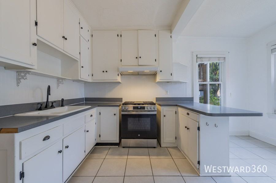 1932 W Touhy Ave #1 - Photo 7 of 15