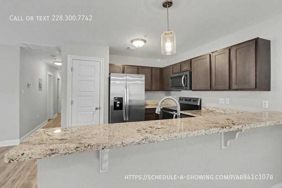 12056 Turnberry Cv - Photo 5 of 20