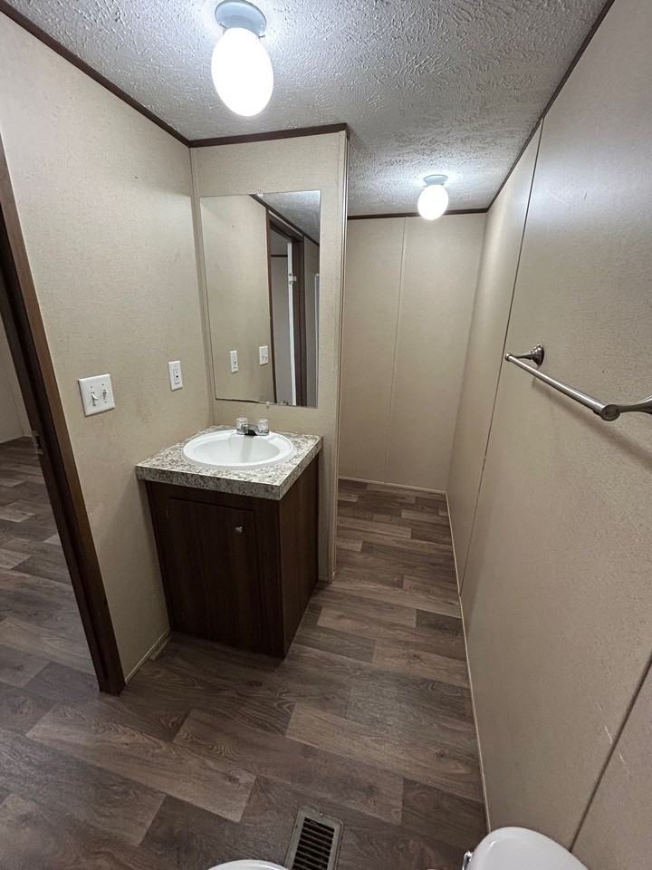 312 Hovie Ct - Photo 4 of 9