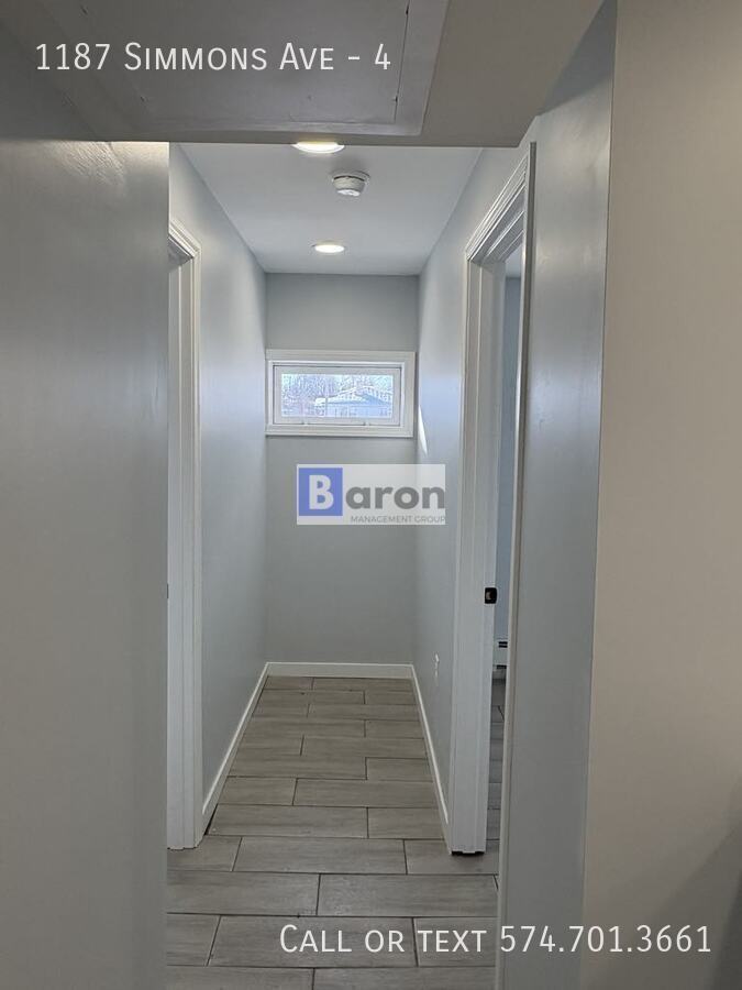 1187 Simmons Ave #4 - Photo 4 of 8