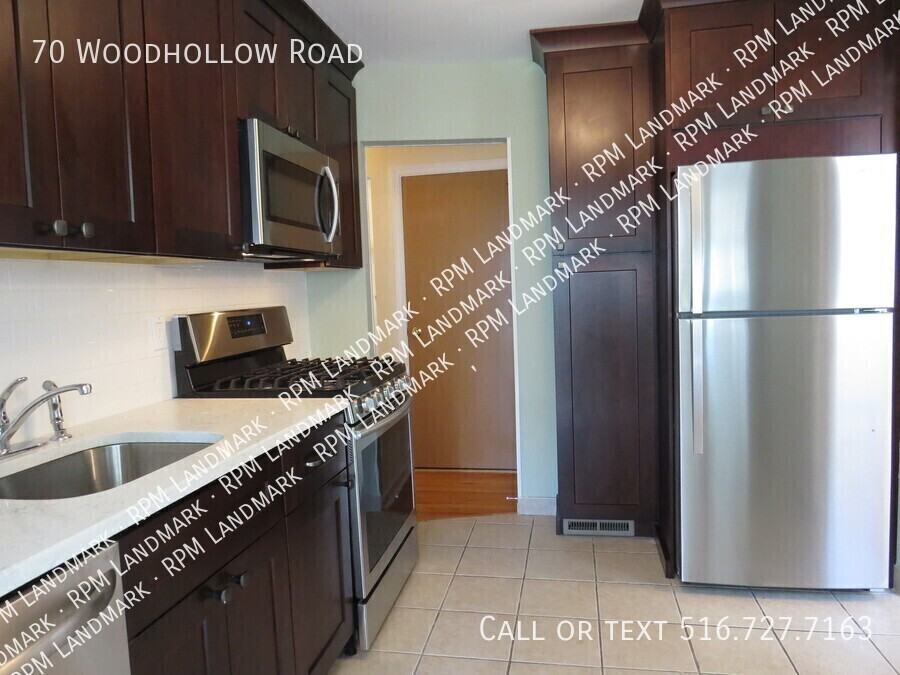 70 Woodhollow Rd - Photo 2 of 10