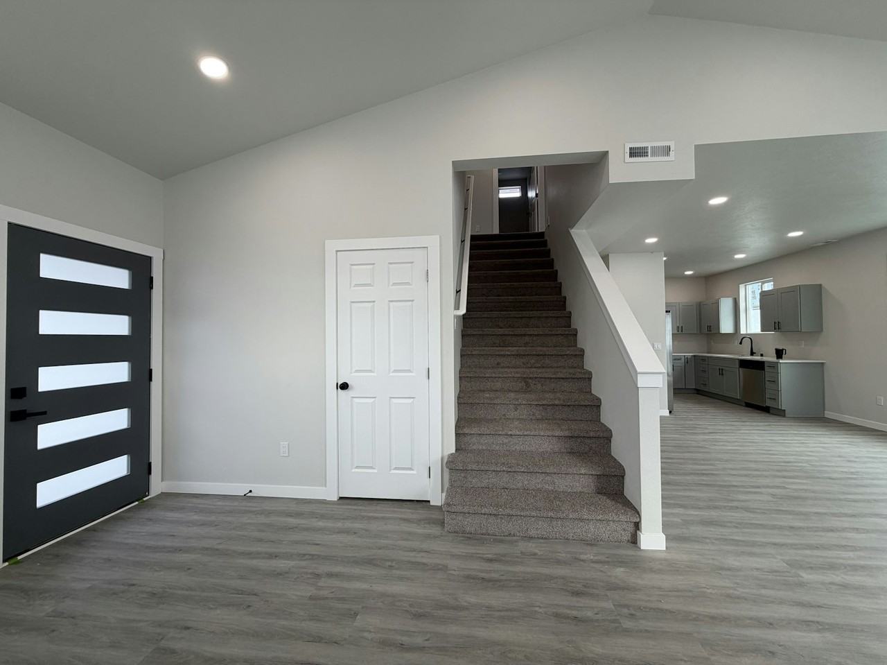 1814 North Coach Lane - Photo 3 of 29
