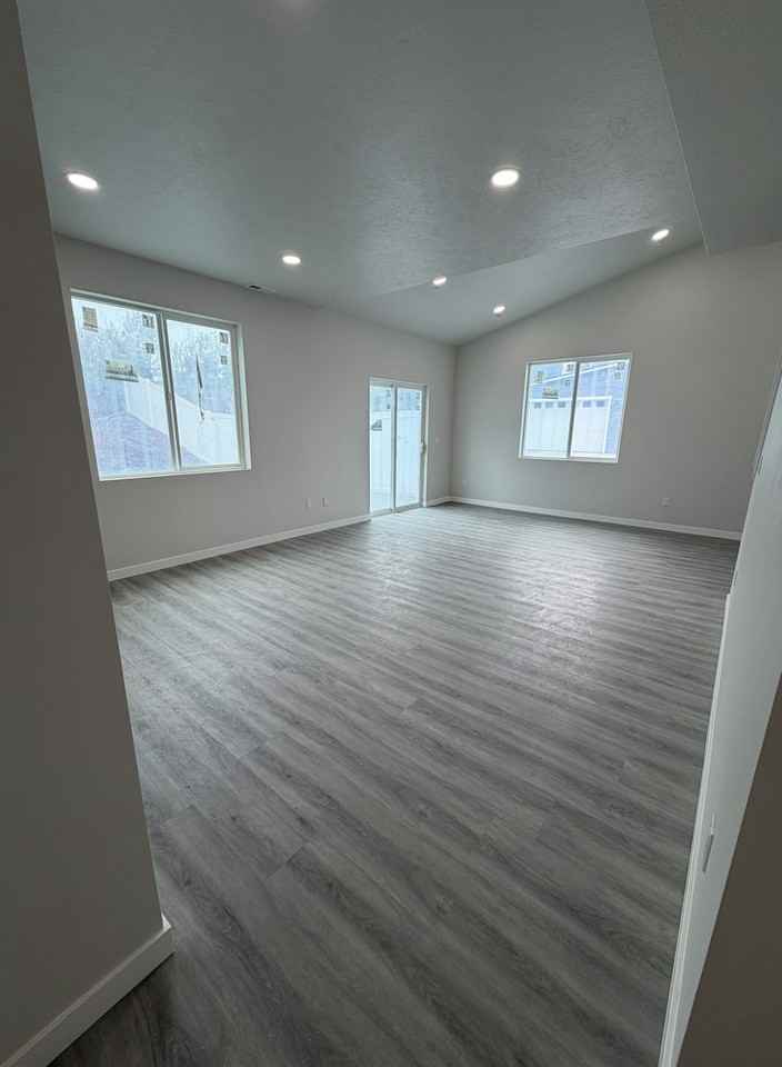 1814 North Coach Lane - Photo 4 of 29