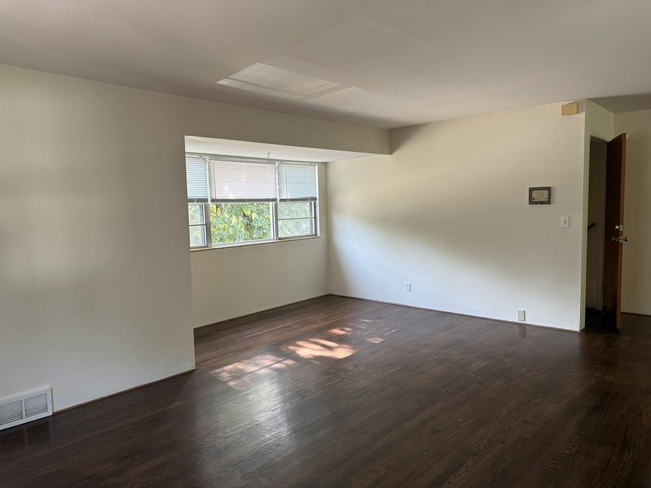 7616 Baltimore Avenue - Photo 6 of 22