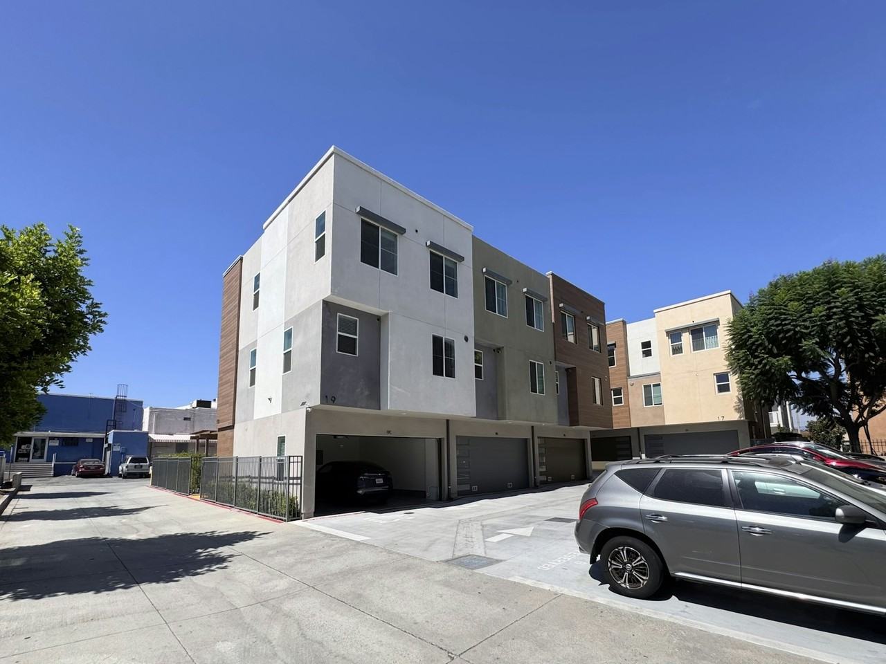 19 S Chapel Ave, C - Photo 4 of 23