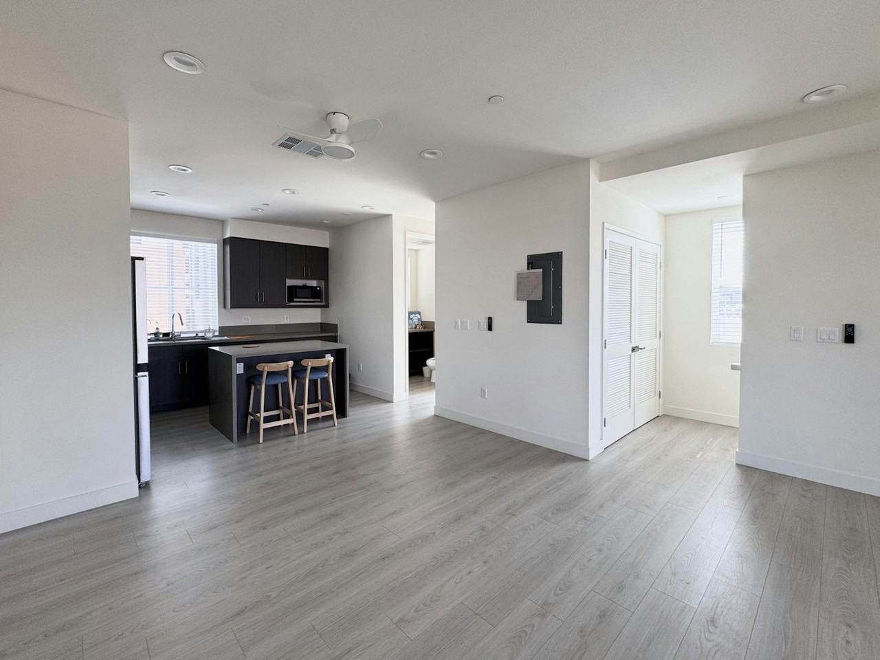 19 S Chapel Ave, C - Photo 6 of 23