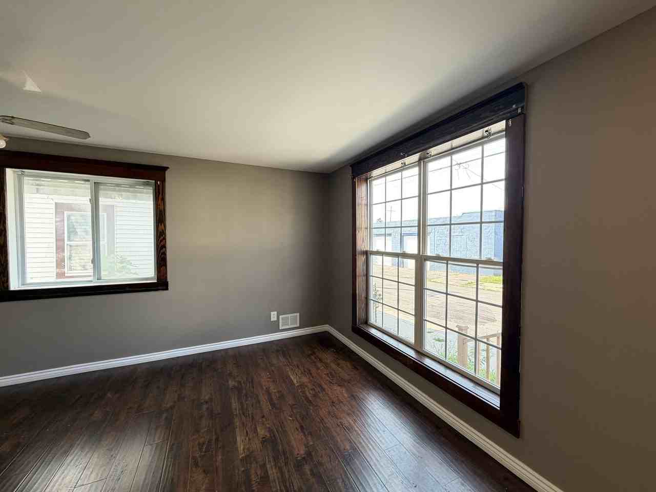 11 Pooley Place - Front House - Photo 5 of 20