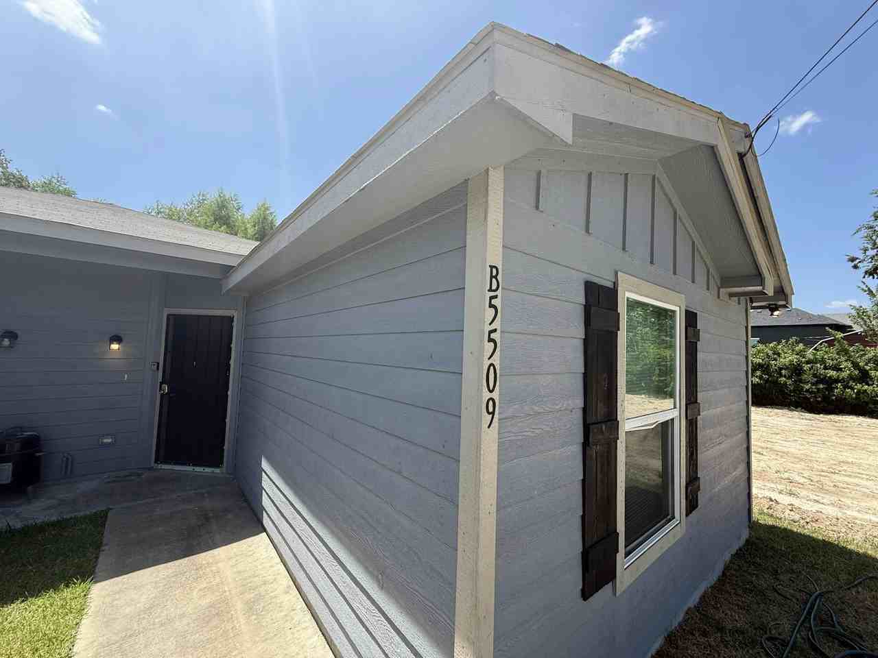 5509 Nielan Street, Unit B - Photo 2 of 14